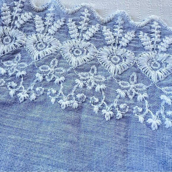 Joie Blue and White Embroidered Eyelet Boho Camisole Crop Top SZ L - Picture 3 of 10